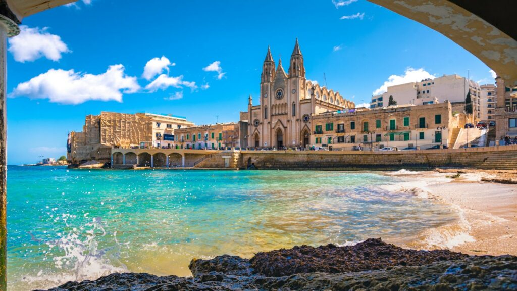 The European sunshine spot under 4 hours from Ireland, with luxury shops, €3.50 pints & Ryanair flights from €34.99