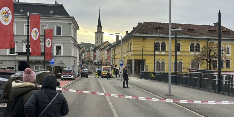 23-year-old man stabs 6 people in Austria, killing 1 in what police describe as random attack