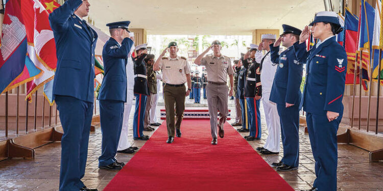 Lithuanian military brass attend meetings in Hawaii