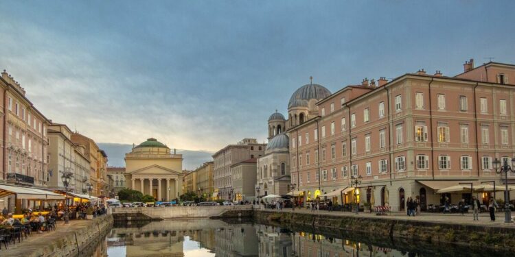 The beautiful Italian city with barely any crowds and Europe’s biggest | World | News