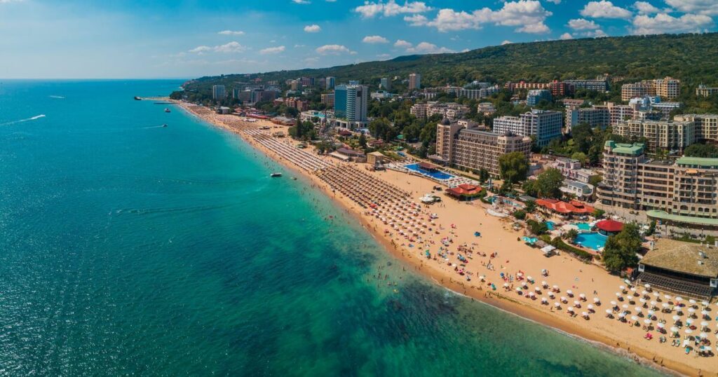 The ‘cheapest beach holiday in Europe’ – £1.30 pints, £37 hotels and 29C heat | Travel News | Travel