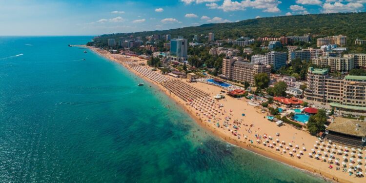 The ‘cheapest beach holiday in Europe’ – £1.30 pints, £37 hotels and 29C heat | Travel News | Travel