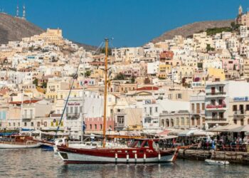 The pretty town in Greece that’s been named Europe’s ‘friendliest’ for solo tourists | Travel News | Travel