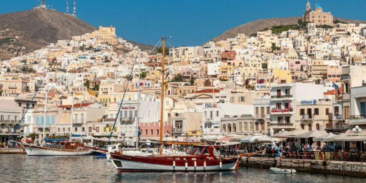 The pretty town in Greece that’s been named Europe’s ‘friendliest’ for solo tourists | Travel News | Travel