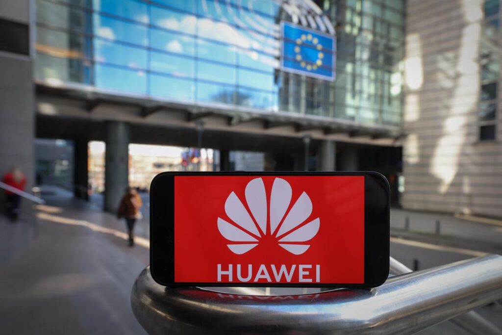 EU parliament bars Huawei lobbyists over graft probe